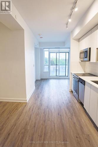 412 - 630 Greenwood Avenue, Toronto, ON - Indoor Photo Showing Kitchen