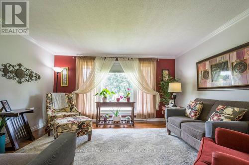 65 O'Neil Crescent, Quinte West, ON - Indoor Photo Showing Living Room