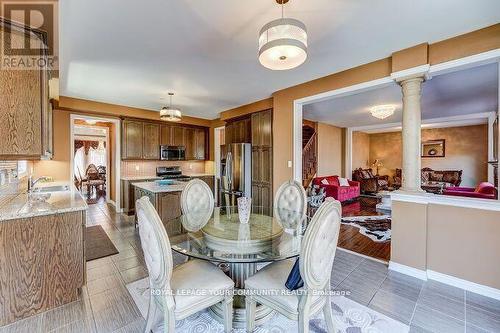 28 Linacre Drive, Richmond Hill (Oak Ridges), ON - Indoor Photo Showing Dining Room