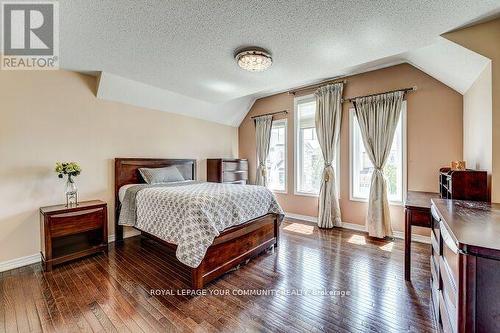 28 Linacre Drive, Richmond Hill (Oak Ridges), ON - Indoor Photo Showing Bedroom