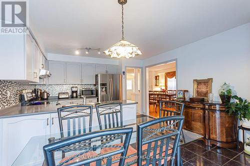 157 Manorheights Street, Richmond Hill (Rouge Woods), ON - Indoor Photo Showing Kitchen