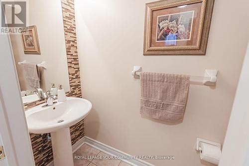 157 Manorheights Street, Richmond Hill (Rouge Woods), ON - Indoor Photo Showing Bathroom