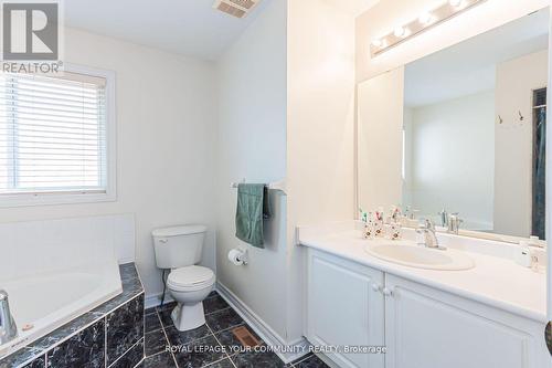 157 Manorheights Street, Richmond Hill (Rouge Woods), ON - Indoor Photo Showing Bathroom