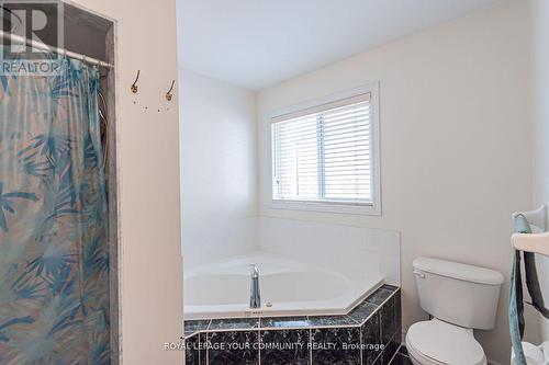 157 Manorheights Street, Richmond Hill (Rouge Woods), ON - Indoor Photo Showing Bathroom