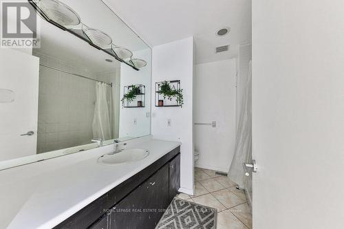 2225 Shardawn Mews, Mississauga, ON - Indoor Photo Showing Bathroom