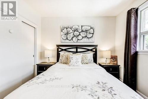 207 Mcgill Street, Mississauga, ON - Indoor Photo Showing Bedroom