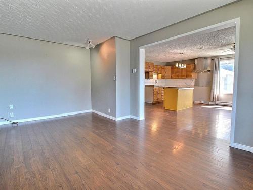 Living room - 53 Rue Principale N., Saint-Bruno-De-Guigues, QC - Indoor Photo Showing Kitchen