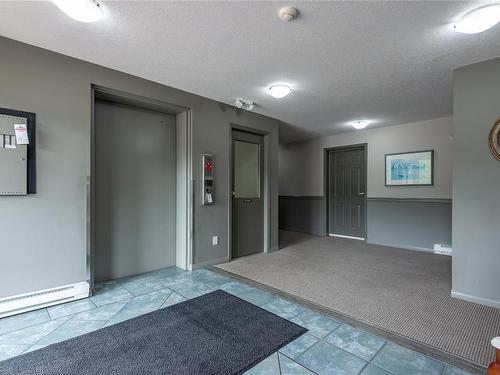 110-87 Island Hwy South, Campbell River, BC - Indoor Photo Showing Bathroom