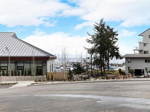 204-3529 Dolphin Dr, Nanoose Bay, BC - Outdoor