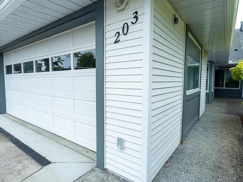 203-330 Dogwood St, Parksville, BC 