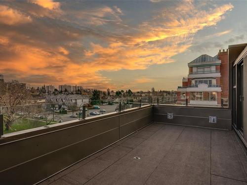 702-640 Montreal St, Victoria, BC - Outdoor With View