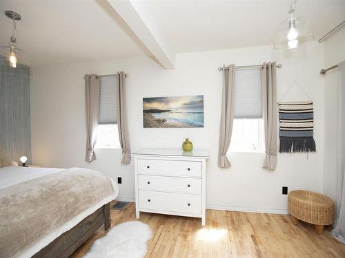 213 Marks Street S, Thunder Bay, ON - Indoor Photo Showing Bedroom