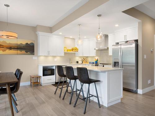 103-580 Sedona Drive, Kamloops, BC - Indoor Photo Showing Kitchen With Stainless Steel Kitchen With Upgraded Kitchen