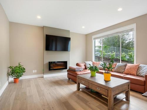 103-580 Sedona Drive, Kamloops, BC - Indoor Photo Showing Living Room With Fireplace