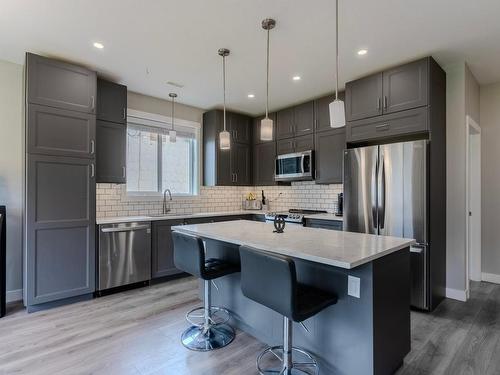 4312 Wilkinson Street, Kamloops, BC - Indoor Photo Showing Kitchen With Upgraded Kitchen