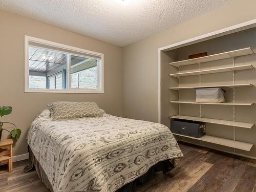 616 Pine Street, Ashcroft, BC - Indoor Photo Showing Bedroom