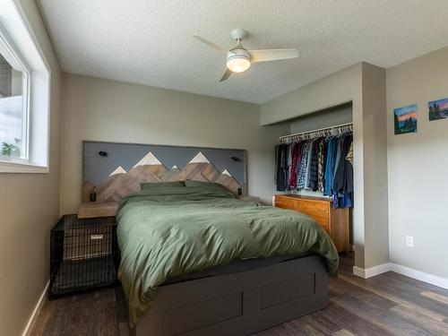 616 Pine Street, Ashcroft, BC - Indoor Photo Showing Bedroom