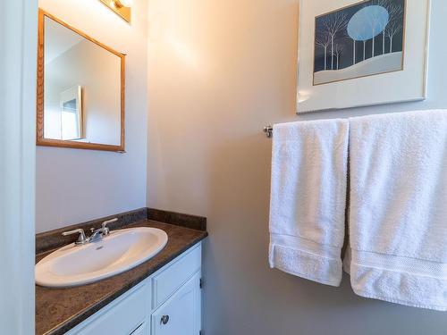 720 Gleneagles Drive, Kamloops, BC - Indoor Photo Showing Bathroom