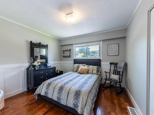 720 Gleneagles Drive, Kamloops, BC - Indoor Photo Showing Bedroom