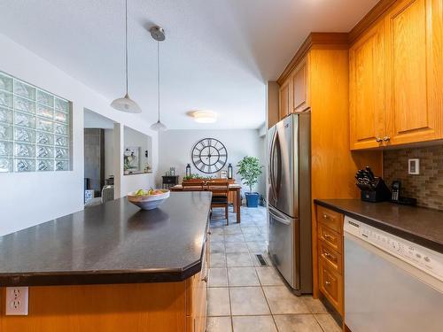 720 Gleneagles Drive, Kamloops, BC - Indoor Photo Showing Kitchen