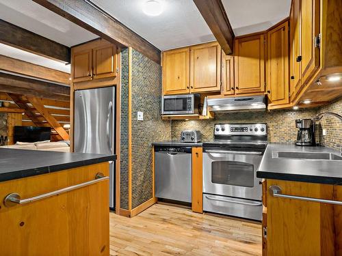 Kitchen - 1307 Rue Du Sous-Bois, Mont-Blanc, QC - Indoor Photo Showing Kitchen