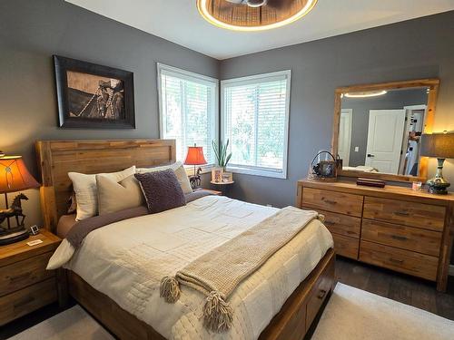 9073 Kealty Road, Kamloops, BC - Indoor Photo Showing Bedroom