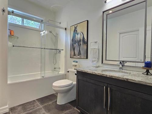 9073 Kealty Road, Kamloops, BC - Indoor Photo Showing Bathroom