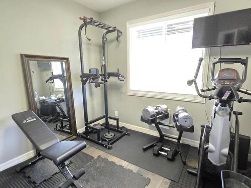 9073 Kealty Road, Kamloops, BC - Indoor Photo Showing Gym Room