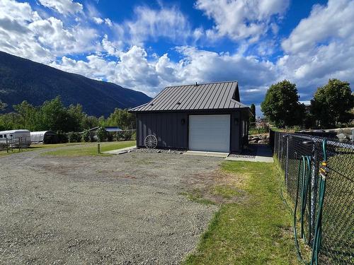 9073 Kealty Road, Kamloops, BC - Outdoor