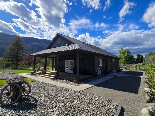 9073 Kealty Road, Kamloops, BC - Outdoor