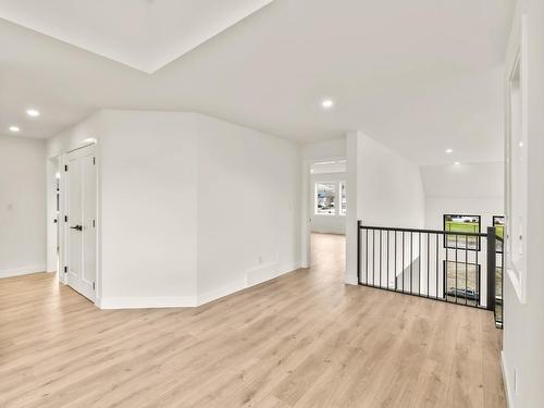 331 Rue Cheval Noir, Kamloops, BC - Indoor Photo Showing Kitchen With Upgraded Kitchen