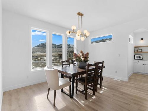 360 Rue Cheval Noir, Kamloops, BC - Indoor Photo Showing Dining Room