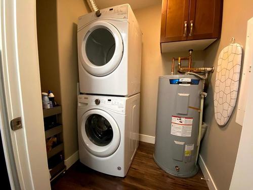 204-765 Mcgill Rd, Kamloops, BC - Indoor Photo Showing Laundry Room