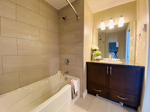 204-765 Mcgill Rd, Kamloops, BC - Indoor Photo Showing Bathroom