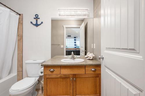 4979 Windsong Crescent, Kelowna, BC - Indoor Photo Showing Bathroom