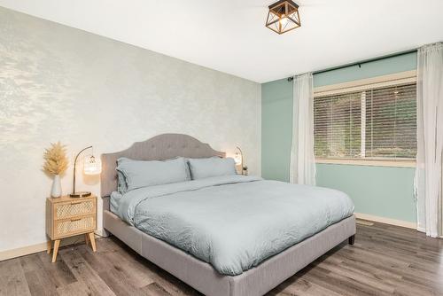 4979 Windsong Crescent, Kelowna, BC - Indoor Photo Showing Bedroom