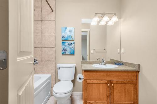 4979 Windsong Crescent, Kelowna, BC - Indoor Photo Showing Bathroom