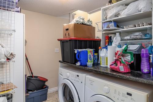 1945 Bowes Street, Kelowna, BC - Indoor Photo Showing Laundry Room
