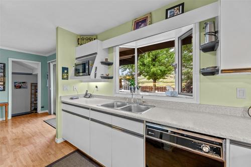 457 Valley Road, Kelowna, BC - Indoor Photo Showing Kitchen With Double Sink