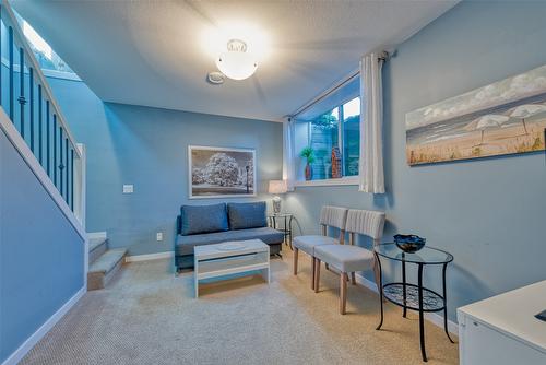 431-6987 Terazona Drive, Kelowna, BC - Indoor