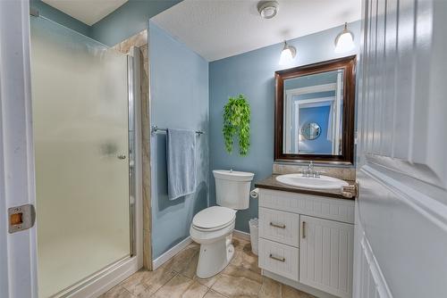 431-6987 Terazona Drive, Kelowna, BC - Indoor Photo Showing Bathroom