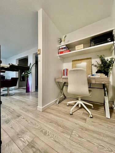 4179 Ashe Crescent, Scotch Creek, BC - Indoor Photo Showing Kitchen With Stainless Steel Kitchen