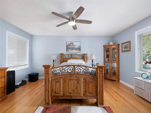 98 Morninngside Drive, Vernon, BC - Indoor Photo Showing Bedroom