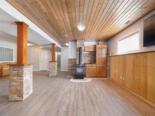 98 Morninngside Drive, Vernon, BC - Indoor Photo Showing Other Room With Fireplace