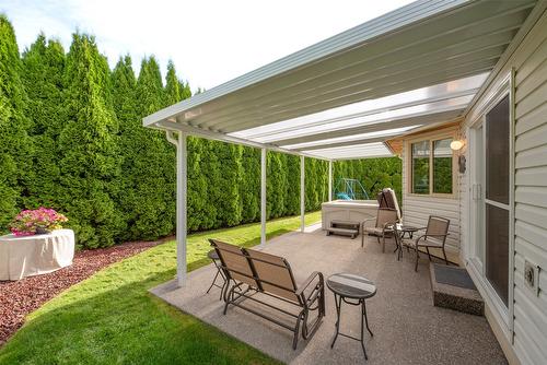 1142 Wintergeen Drive, Kelowna, BC - Outdoor With Deck Patio Veranda