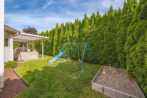 1142 Wintergeen Drive, Kelowna, BC - Outdoor With Backyard