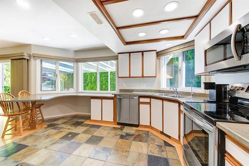 1142 Wintergeen Drive, Kelowna, BC - Indoor Photo Showing Kitchen With Double Sink