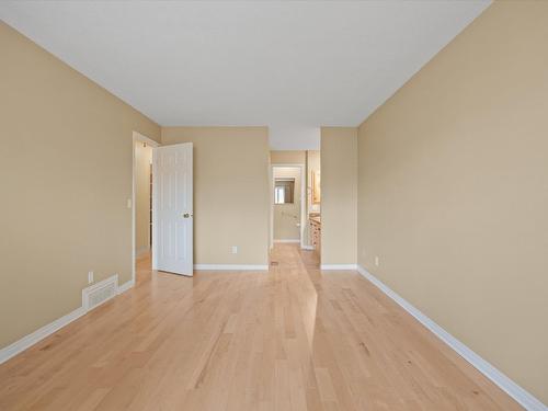 71-1101 Cameron Avenue, Kelowna, BC - Indoor Photo Showing Other Room