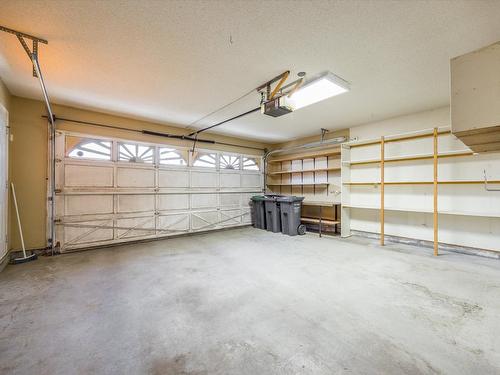 71-1101 Cameron Avenue, Kelowna, BC - Indoor Photo Showing Garage