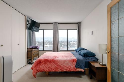 807-737 Leon Avenue, Kelowna, BC - Indoor Photo Showing Bedroom